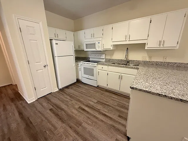 2 bed, 1104 sqft, $1,600 — Photo 2