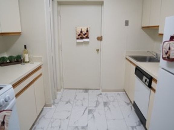 5th image of 3601 5th St S APT 213