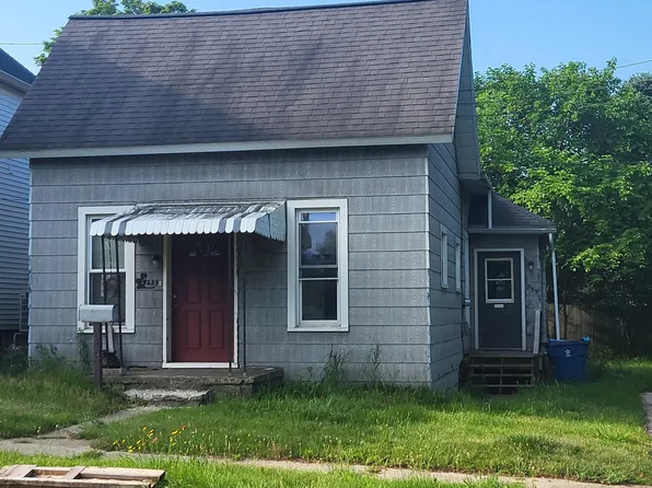 233 2nd Ave, Manistee, MI 49660