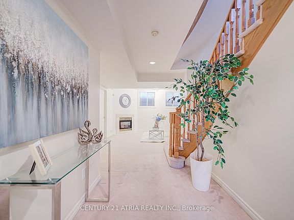 4th image of 190 Harding Blvd W #108