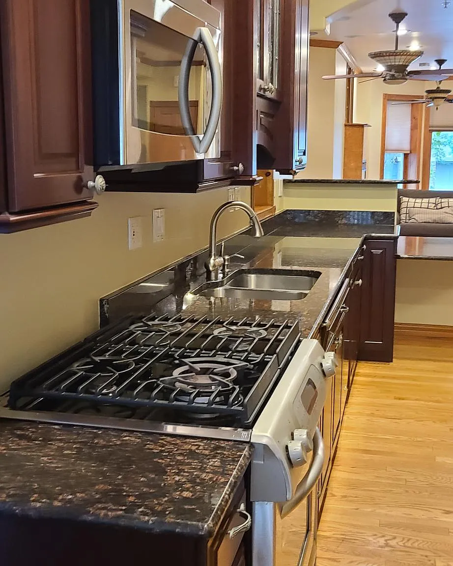 3 bed, 1800 sqft, $4,500 — Photo 1