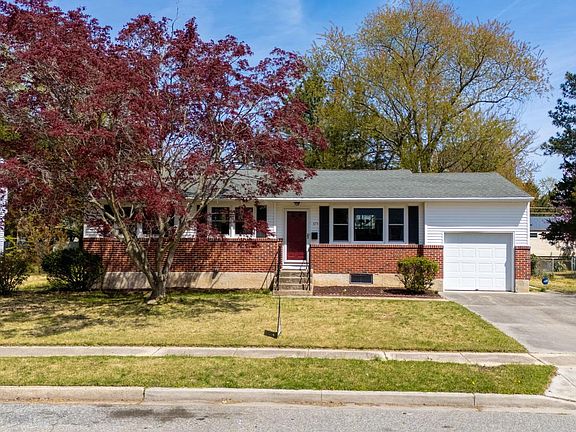 3rd image of 575 Crawford Ave