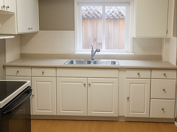5th image of 4868 Orchard Ave