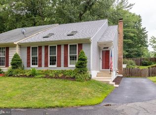 9994 Hemlock Woods Ln, Burke, VA 22015