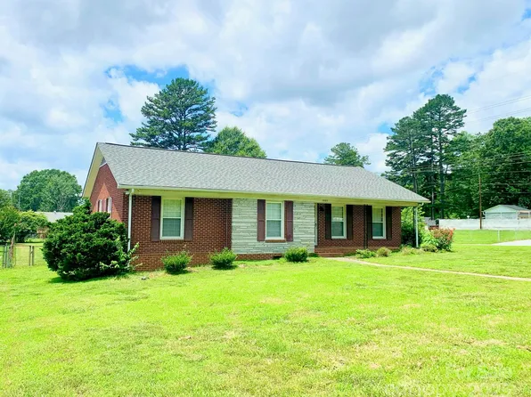 1901 Taylor Dr, Gastonia, NC 28052