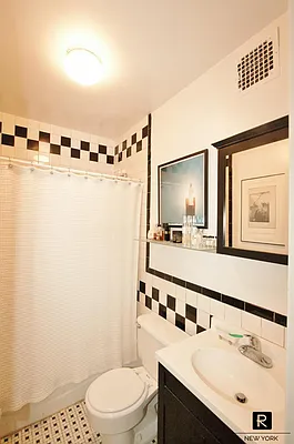 Rented by R New York | media 27