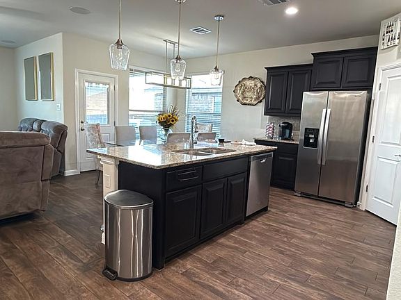 3rd image of 9124 Sycamore Leaf Dr