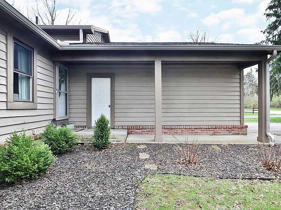 4th image of 7044 Linworth Rd