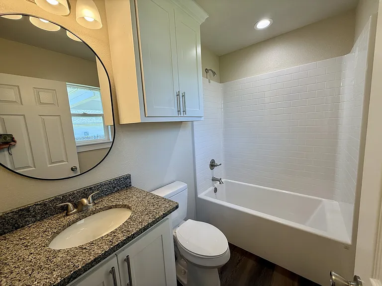 114 Village Pl — Photo 2