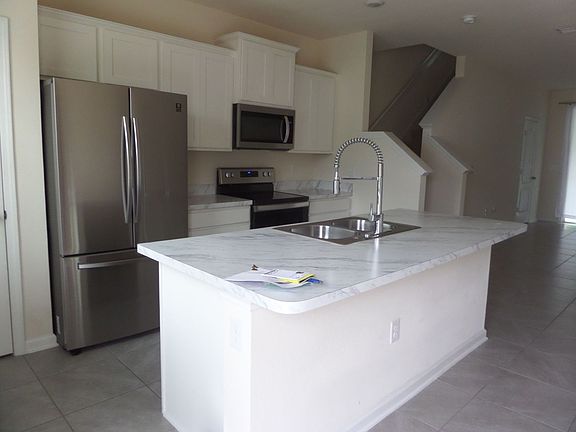 3rd image of 575 Oakleaf Plantation Pkwy #202