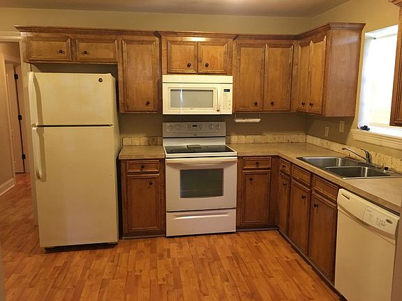 4th image of 1215 Waller Ave