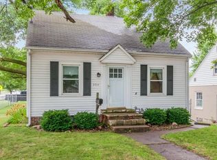 354 12th St SW, Cedar Rapids, IA 52404