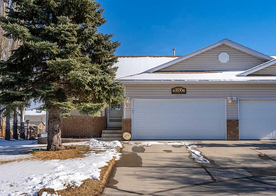 1st image of 912 W Riverside Dr NW