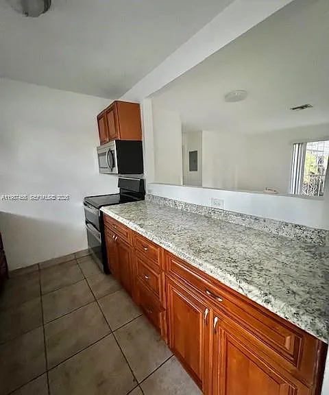 2746 Johnson St #W — Photo 7