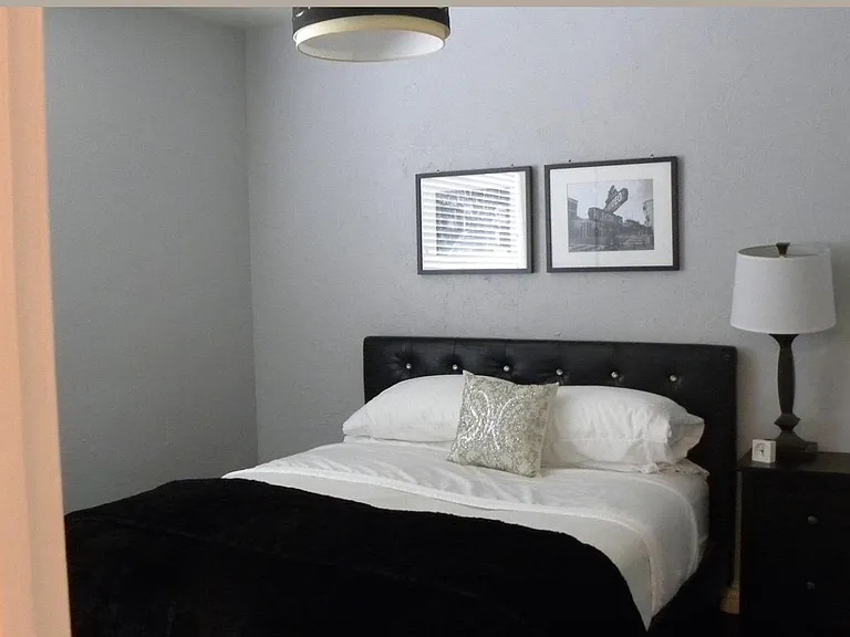 La Canada Way — Photo 15