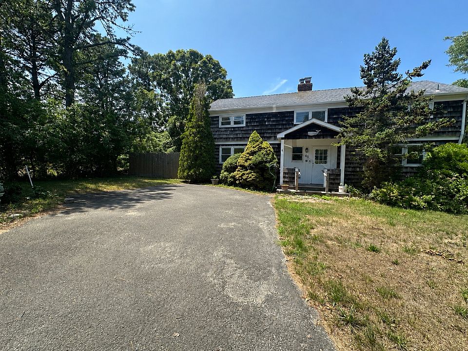1st image of 43 Peconic Rd