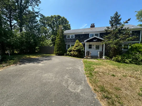 43 Peconic Rd, Southampton, NY 11968