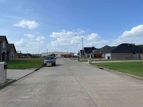 5th image of 3115 Yasmine Dior St
