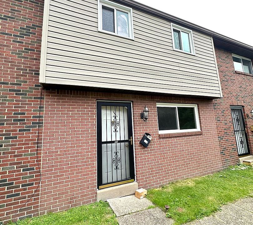 1st image of 402 Brierly Ln