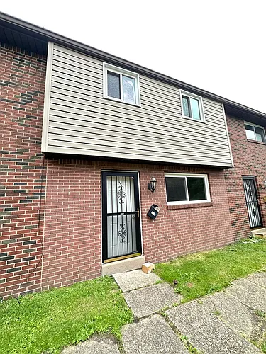 402 Brierly Ln Photo 1