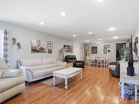 5th image of 6998 Nobby Lail Rd