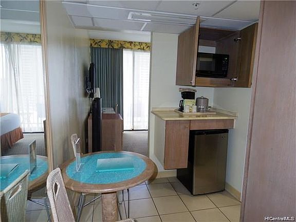 3rd image of 1850 Ala Moana Blvd #1106