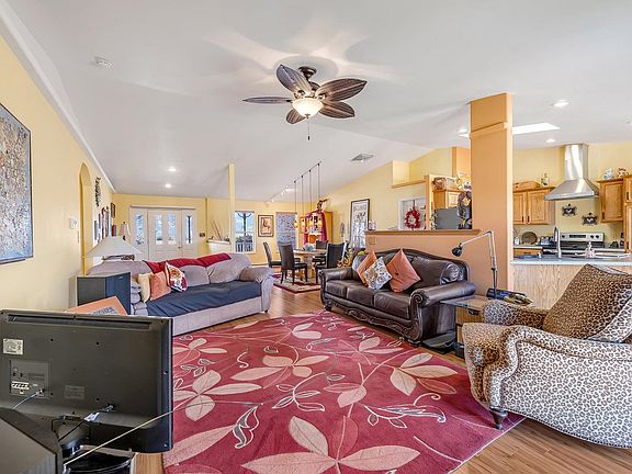 5th image of 1231 Signal Rock Rd