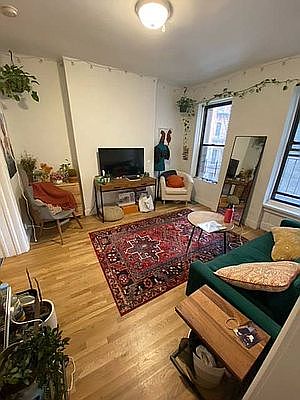 5th image of 590 Amsterdam Ave #2R