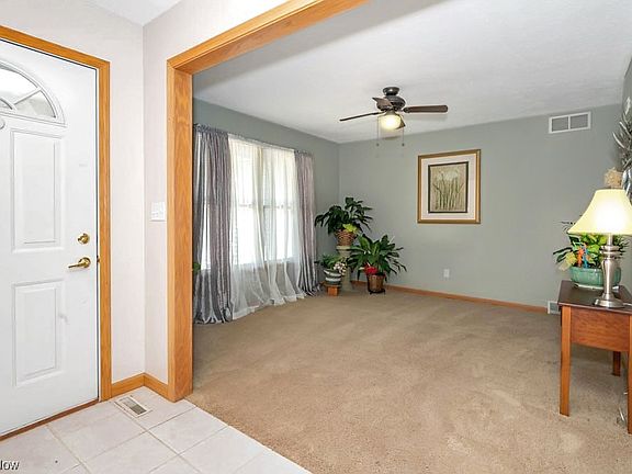 5th image of 439 E Beacon Dr