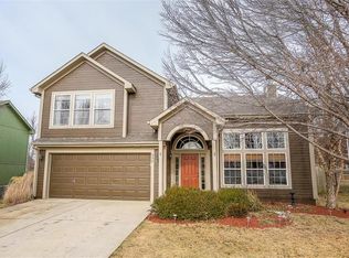 532 E Parma Way St, Gardner, KS 66030