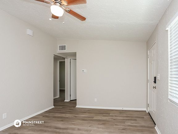 4th image of 7121 46th St