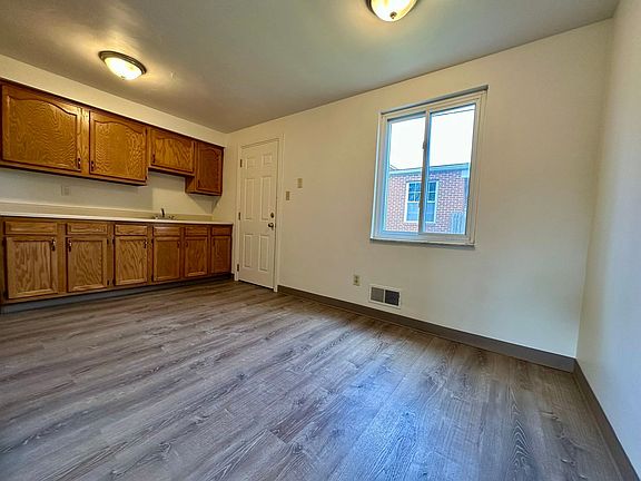 2nd image of 102 Savors Ct