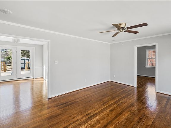 3rd image of 8903 Avalon Dr