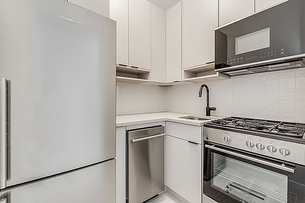 1st image of 1411 York Ave APT 3A