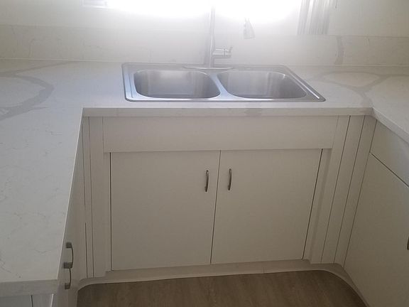 5th image of 304 N Rossmore Ave APT 40