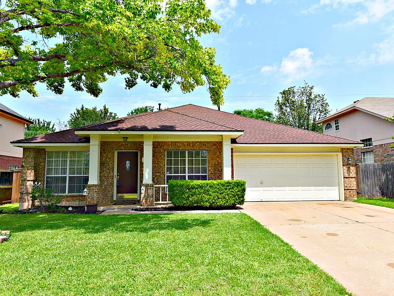 3924 Newland Dr — Photo 1