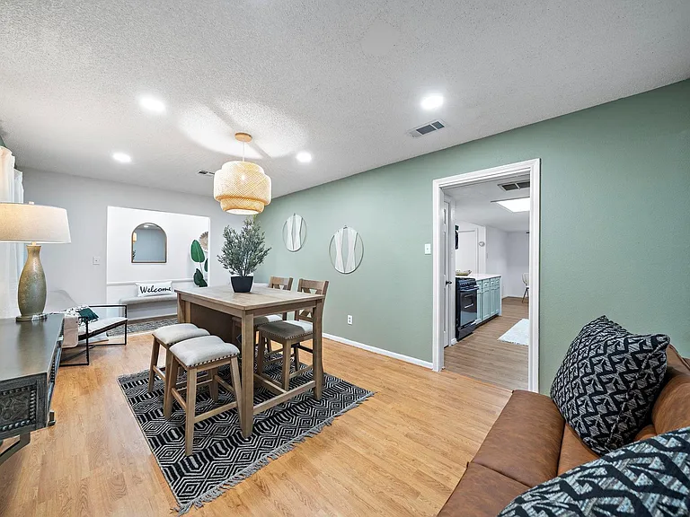 610 Acapulco Village Dr — Photo 9