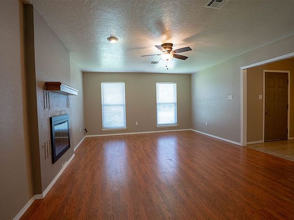 3rd image of 3005 NE Lancaster Ln