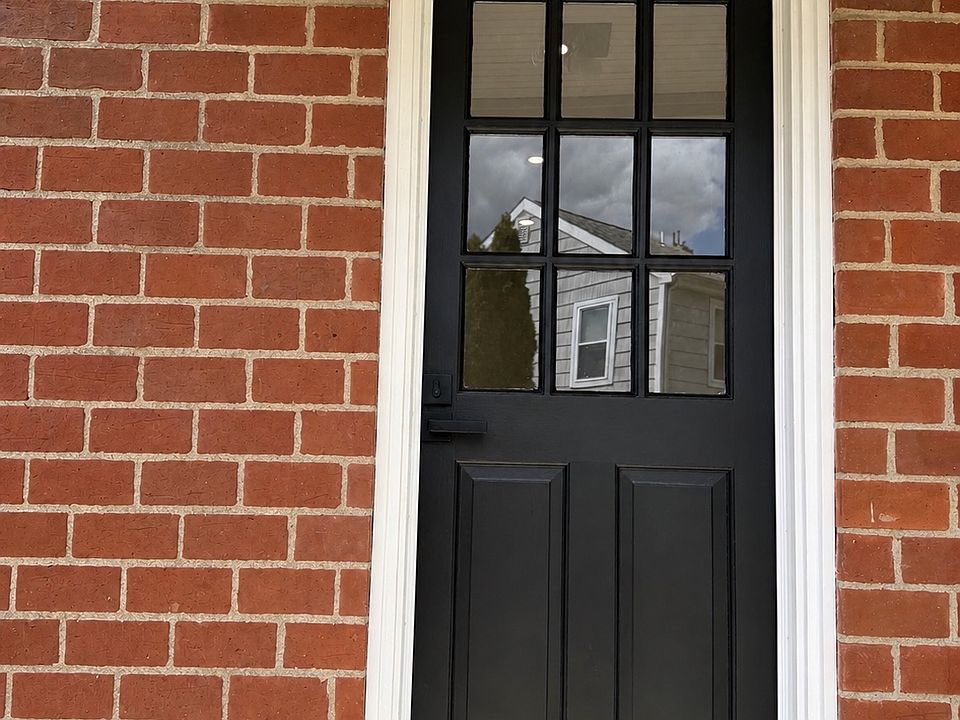 1st image of 20 Greenlawn Dr #22