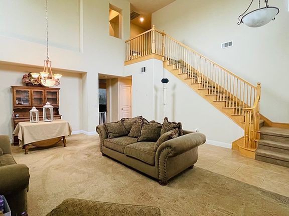 3rd image of 203 Fay Ct