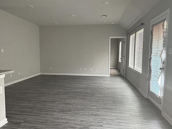 4th image of 48431 Fox Hollow Blvd