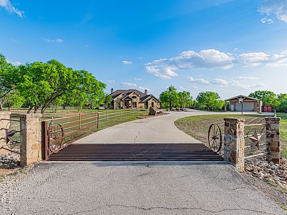2nd image of 819 County Road 356