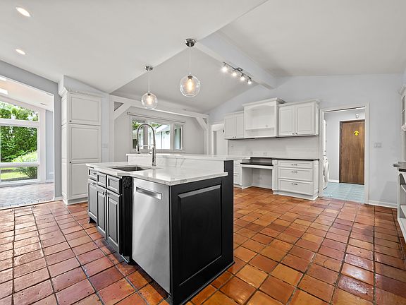 3rd image of 1161 Winwood Dr