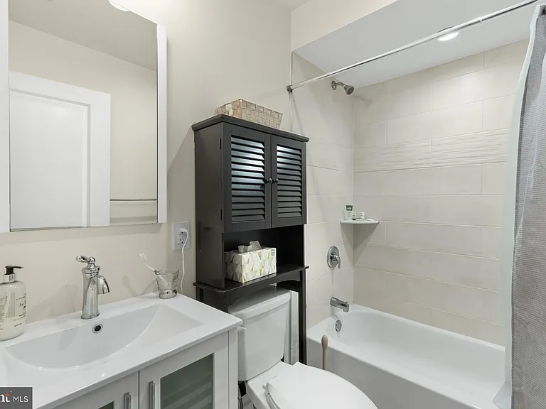 834 N 19th St #3 — Photo 17