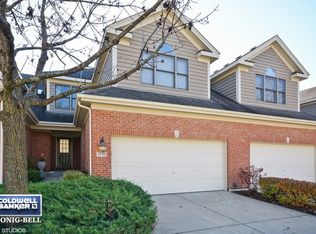 3735 King George Ln, St Charles, IL 60174