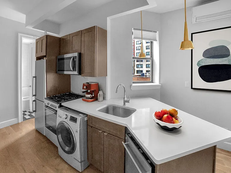 218 E 74th St #5W — Photo 2