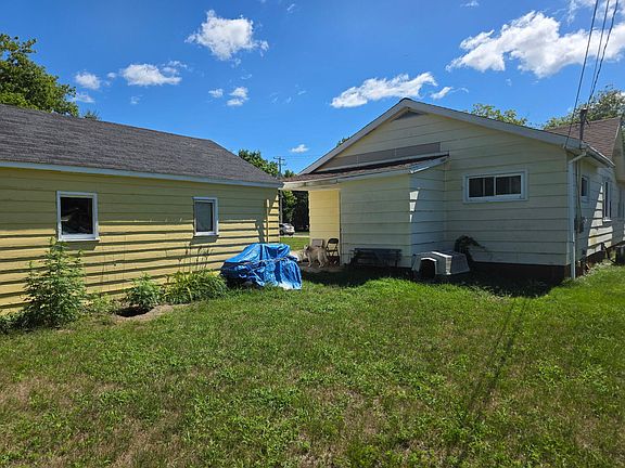 3rd image of 913 Lawndale St