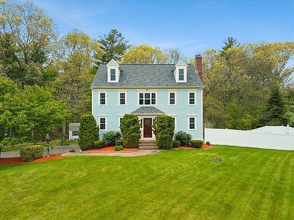 3rd image of 2 Furlong Cir