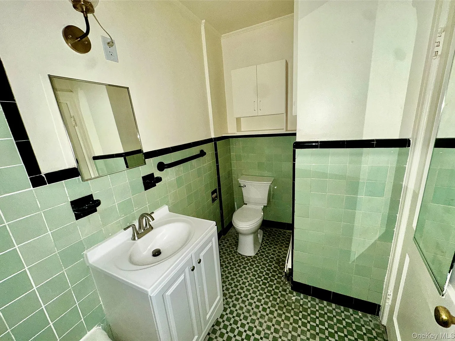 2 bed, 1.0 bath, 600 sqft, $2,400 — Photo 3