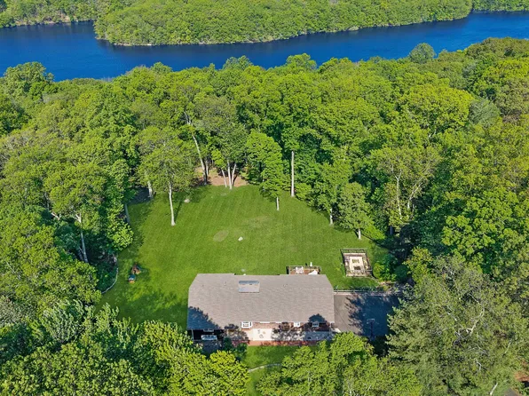 58 Lantern Ridge Road, New Canaan, CT 06840